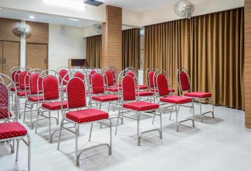 Отель Sonia Cidco