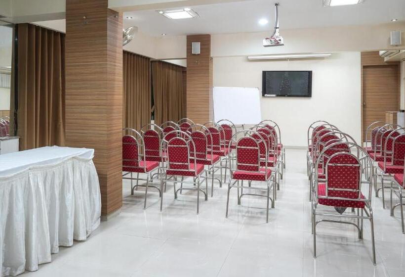 Отель Sonia Cidco