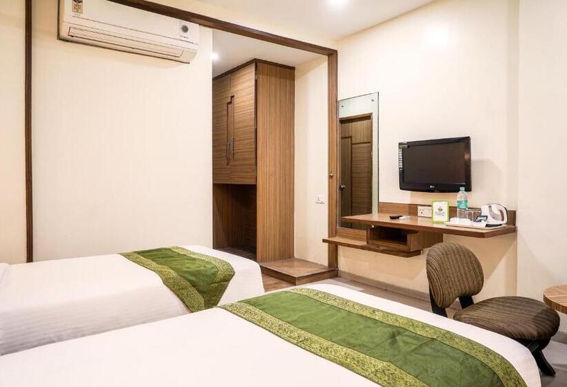 Отель Sonia Cidco