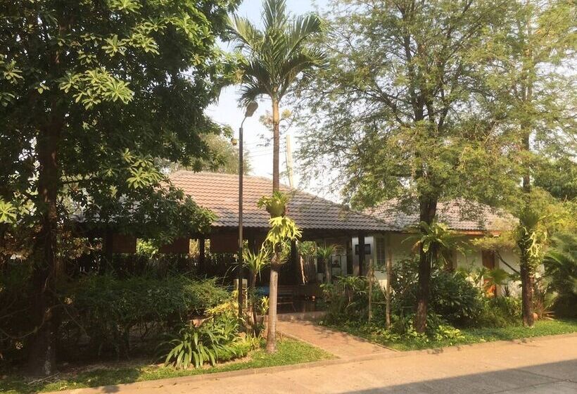 فندق Srisomthai