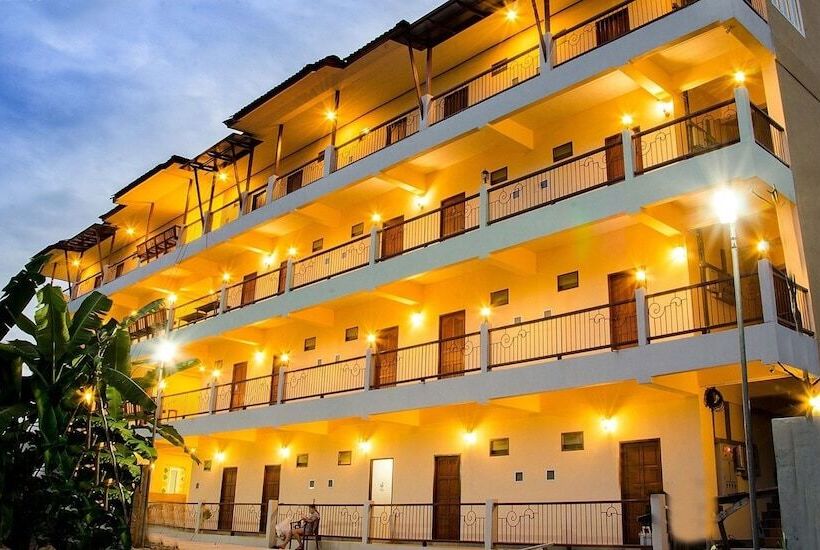 酒店 The Impress Sisaket