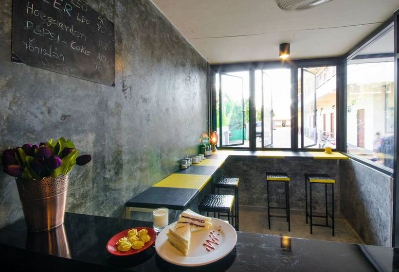 酒店 The Impress Sisaket