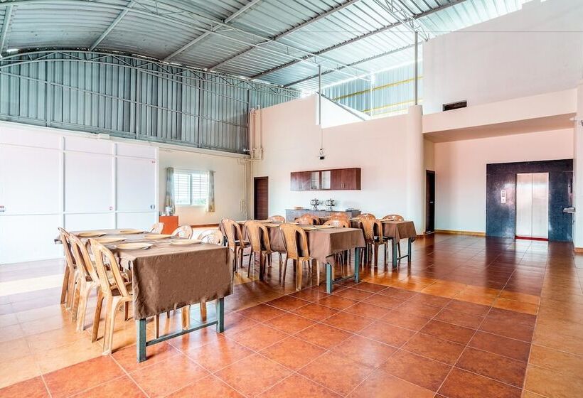 ホテル Treebo Pappilon Palace Pvs Circle