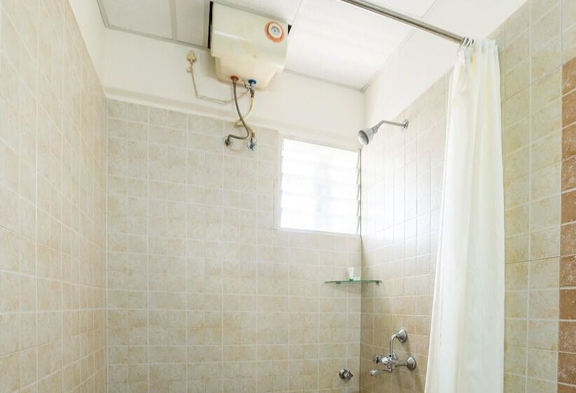 ホテル Treebo Pappilon Palace Pvs Circle