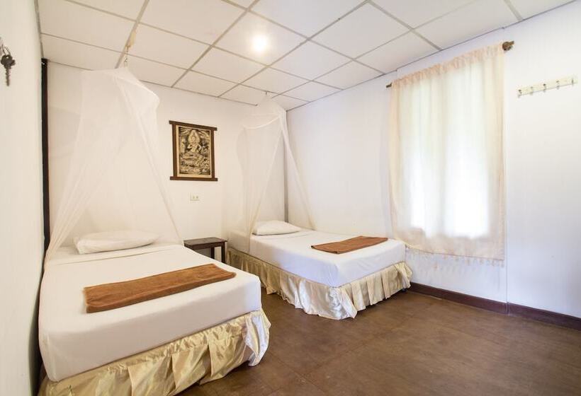 Отель Tropical Garden Bungalow