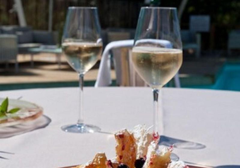 Isulella Hotel & Restaurant