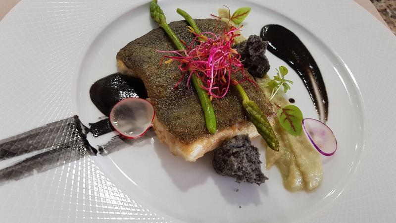 Isulella Hotel & Restaurant