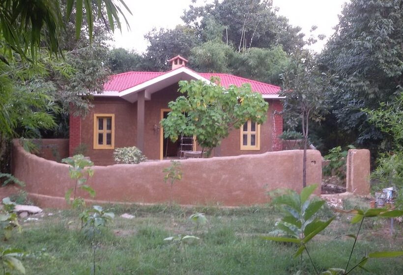 Lemon Tree Wildlife Resort, Bandhavgarh