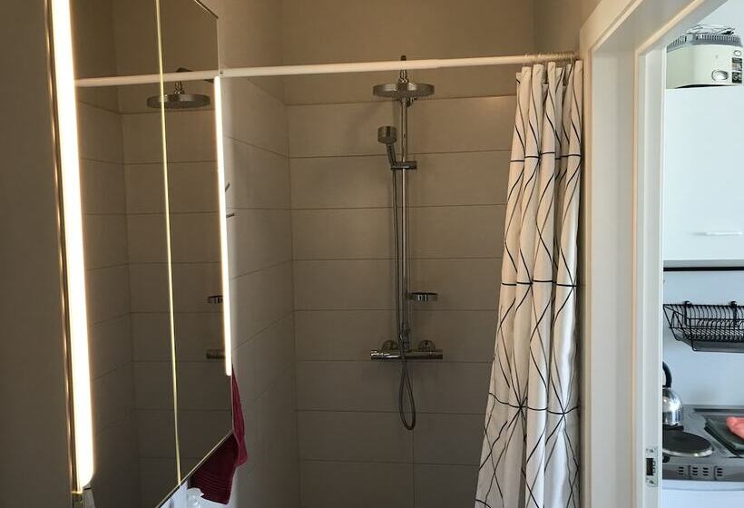 Lækjarkot Rooms And Cottages With Kitchen