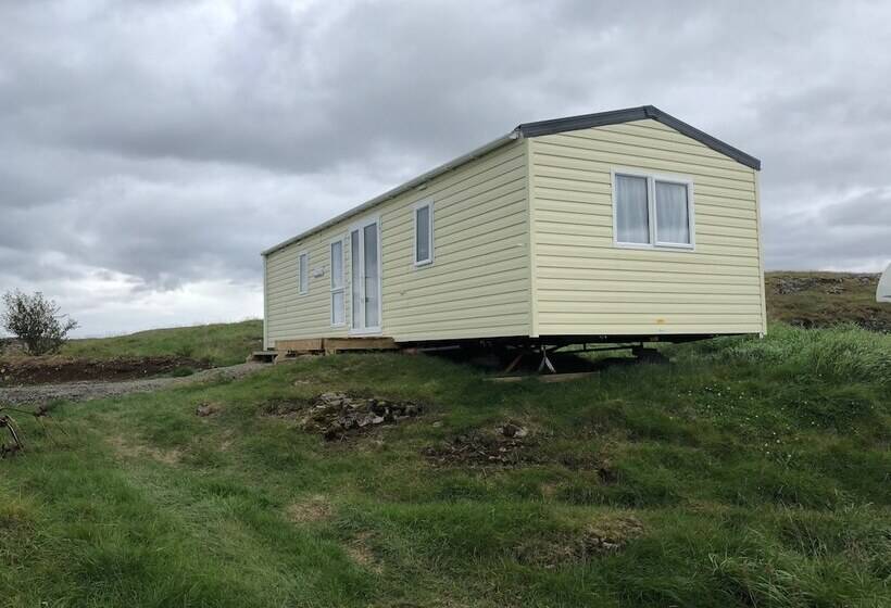 Lækjarkot Rooms And Cottages With Kitchen