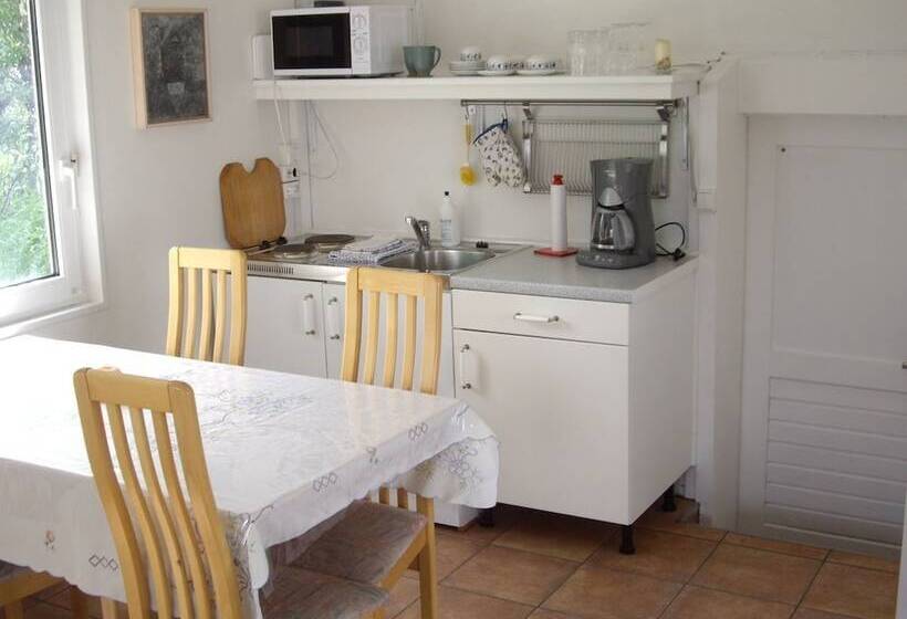 Lækjarkot Rooms And Cottages With Kitchen