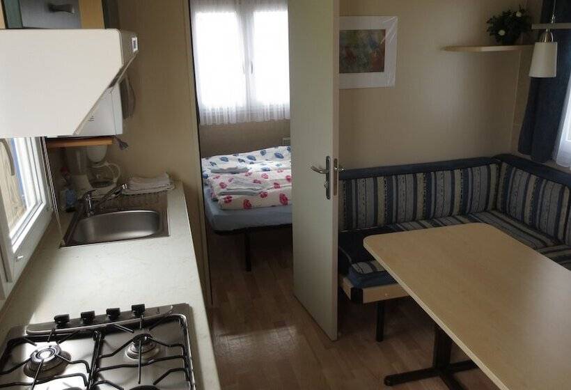 Lækjarkot Rooms And Cottages With Kitchen