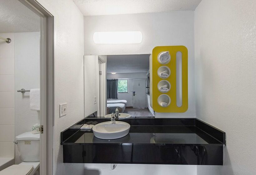 Motel 6 Overland Park, Ks