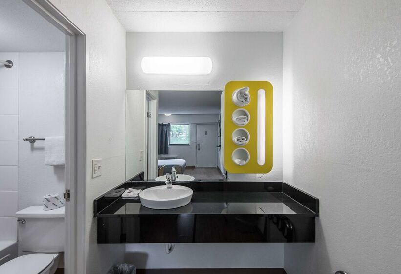 Motel 6 Overland Park, Ks