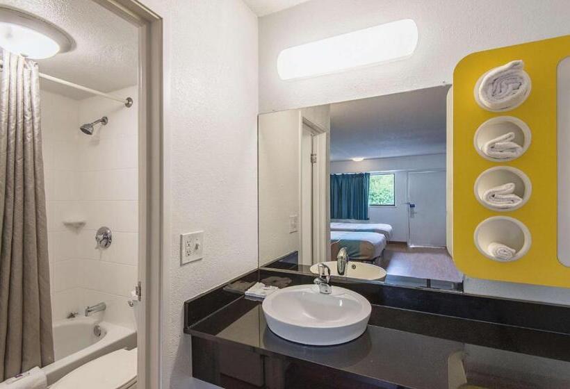 Motel 6 Overland Park, Ks