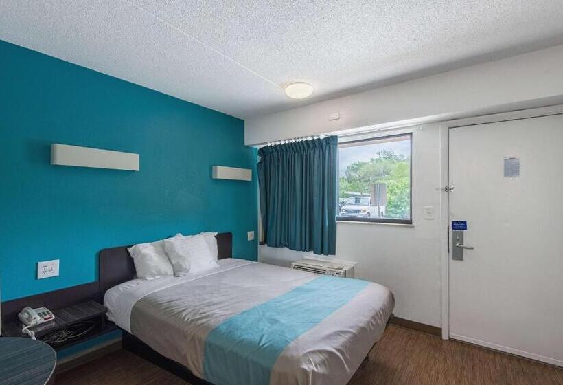 Motel 6 Overland Park, Ks