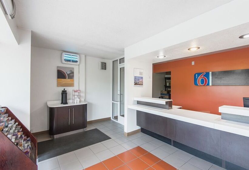 Motel 6 Overland Park, Ks