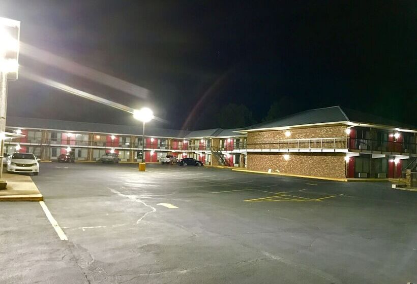 فندق على الطريق American Inn