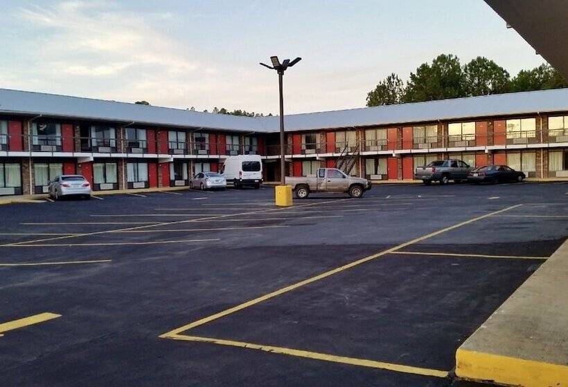 فندق على الطريق American Inn