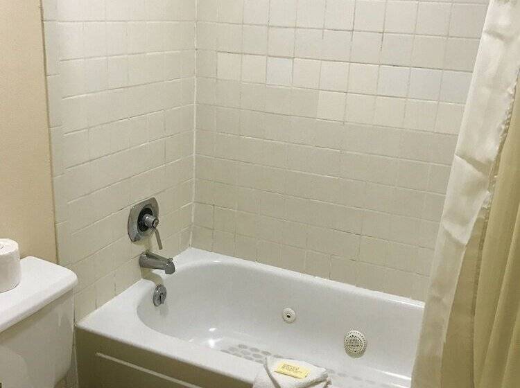 فندق على الطريق American Inn