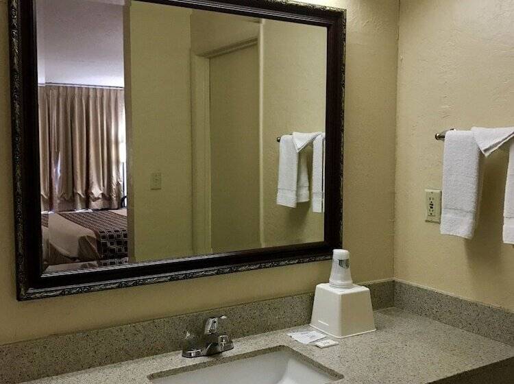 فندق على الطريق American Inn