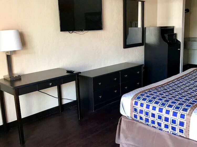 فندق على الطريق American Inn