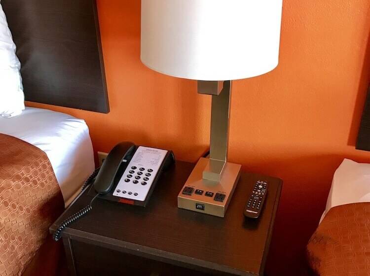 فندق على الطريق American Inn