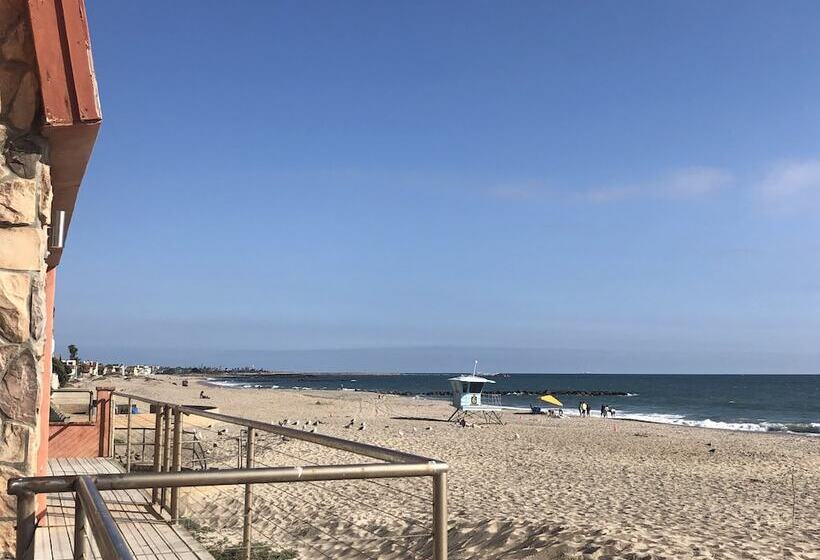 모텔 The Shores Inn