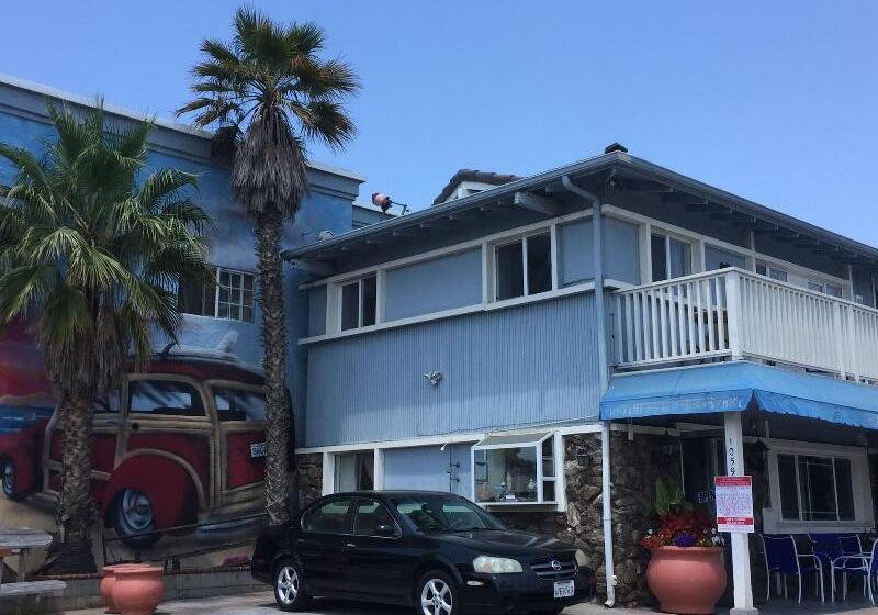 모텔 The Shores Inn