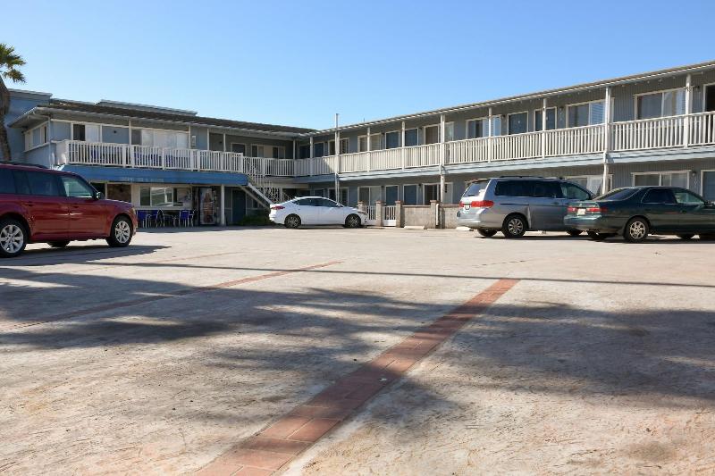 모텔 The Shores Inn