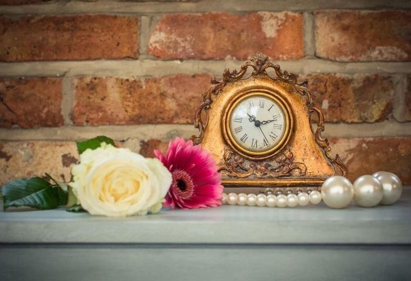 Owl Barn At The Gardens