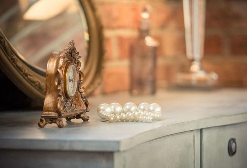 Owl Barn At The Gardens