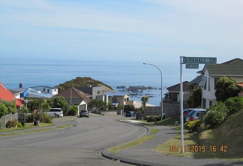 Pacific View Bed And Breakfast