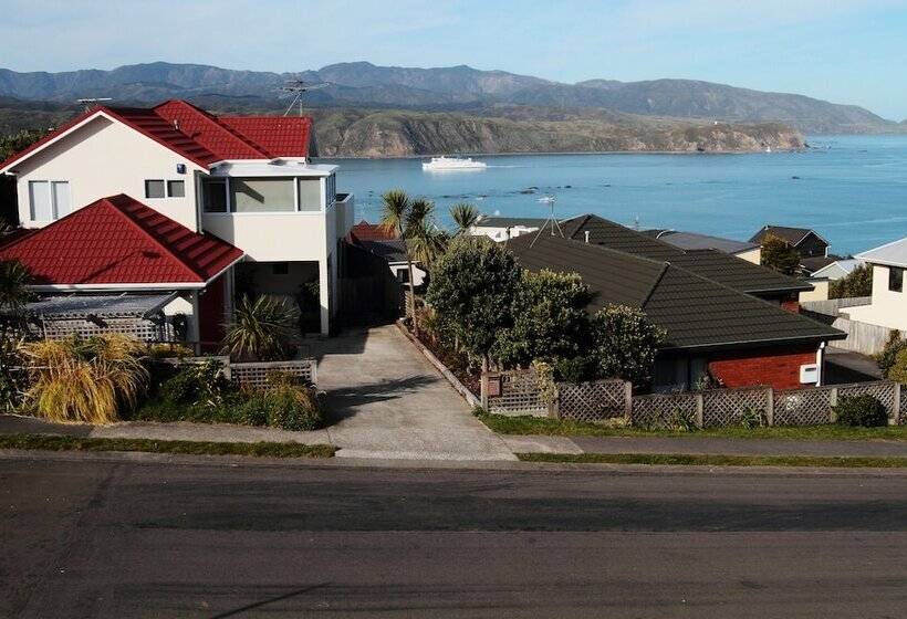 Pacific View Bed And Breakfast