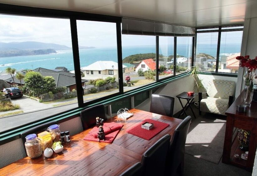 Pacific View Bed And Breakfast