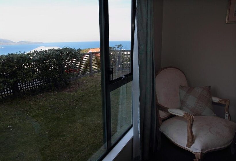 Pacific View Bed And Breakfast