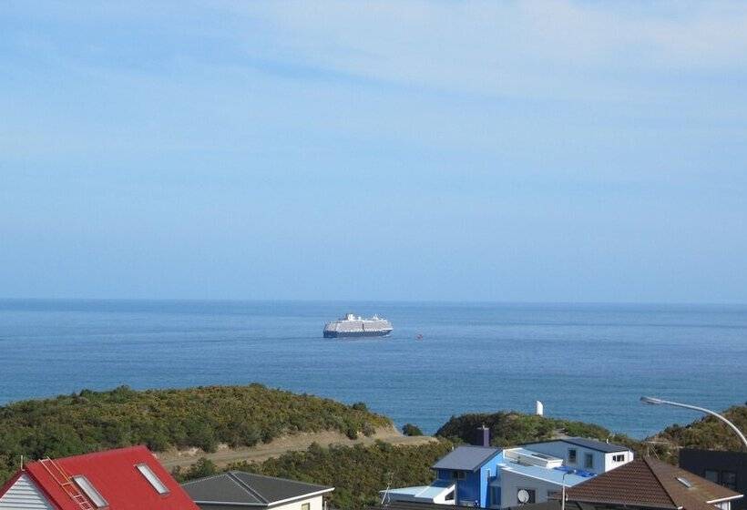 Pacific View Bed And Breakfast