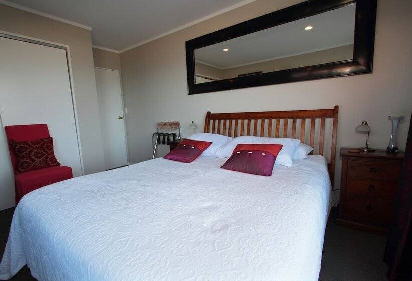 Pacific View Bed And Breakfast