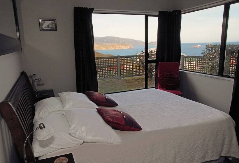 Pacific View Bed And Breakfast