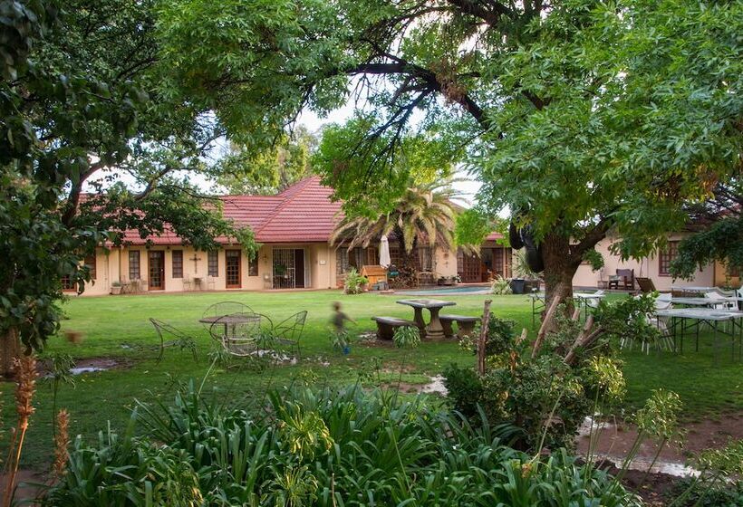 펜션 A Cherry Lane Self Catering And B&b