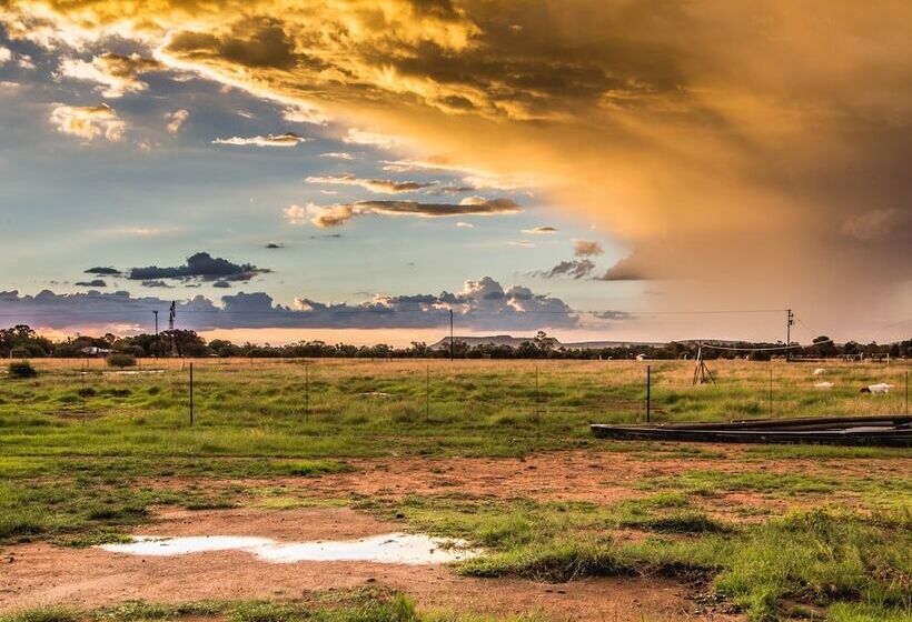 펜션 A Cherry Lane Self Catering And B&b