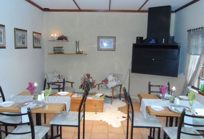 펜션 A Cherry Lane Self Catering And B&b