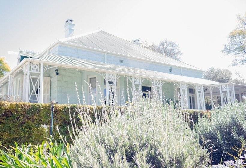 پانسیون Adley House