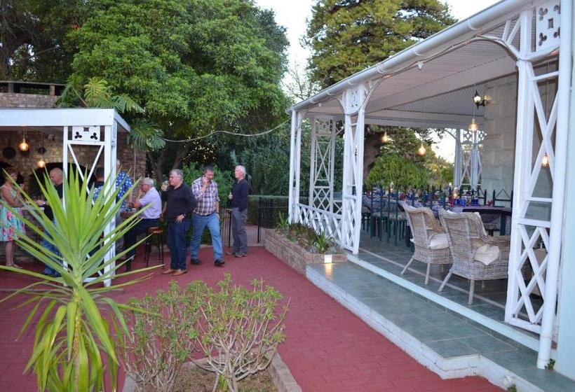 پانسیون Adley House