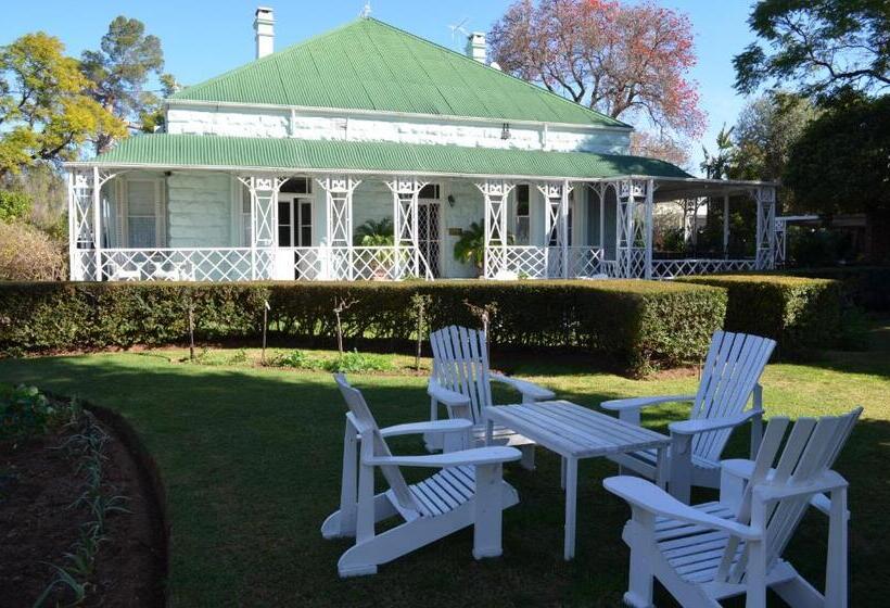 پانسیون Adley House