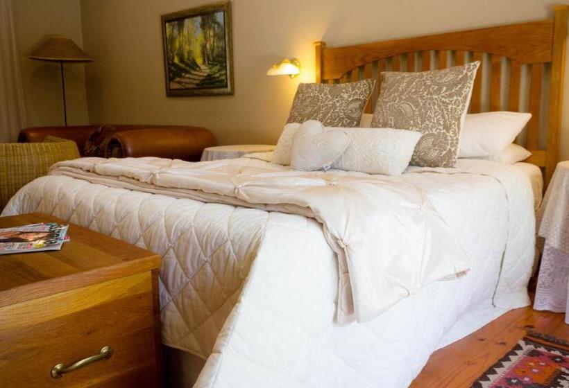 پانسیون Adley House