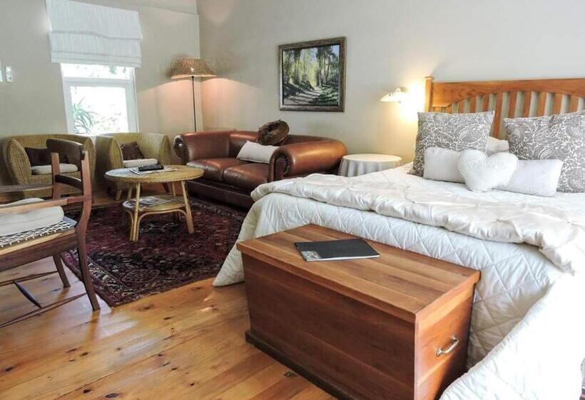 پانسیون Adley House