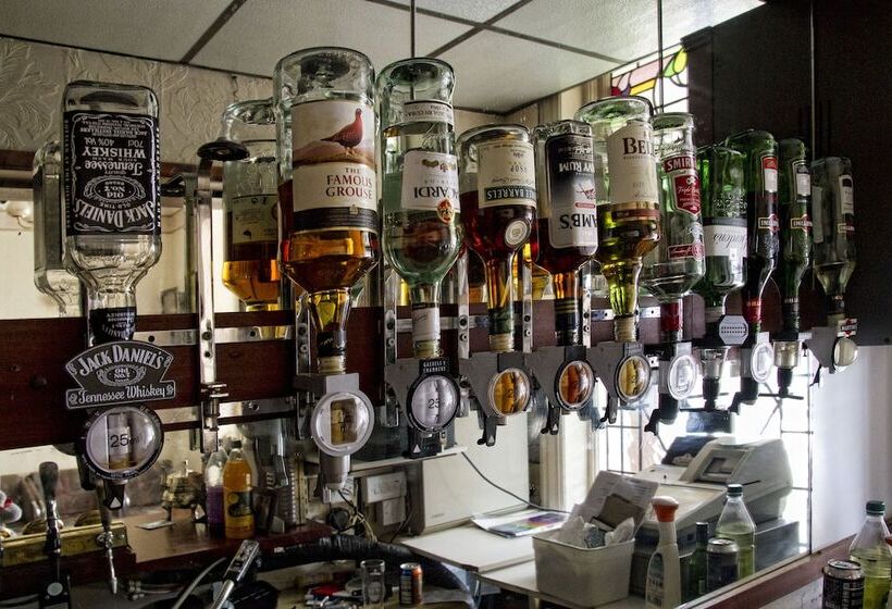 פנסיון Brooklands Over 50 S Only