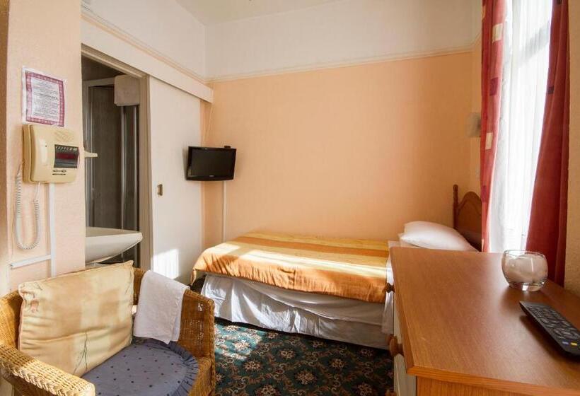 פנסיון Brooklands Over 50 S Only