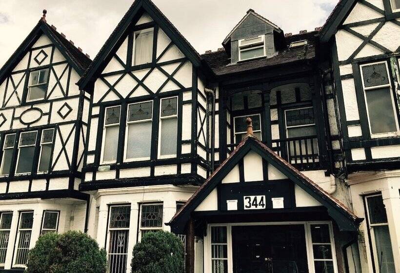 بنسيون The Tudor House